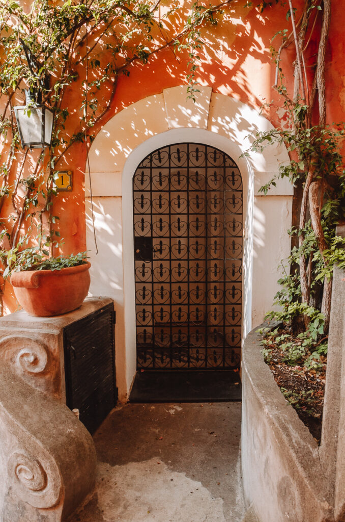 Pretty door in Positano
