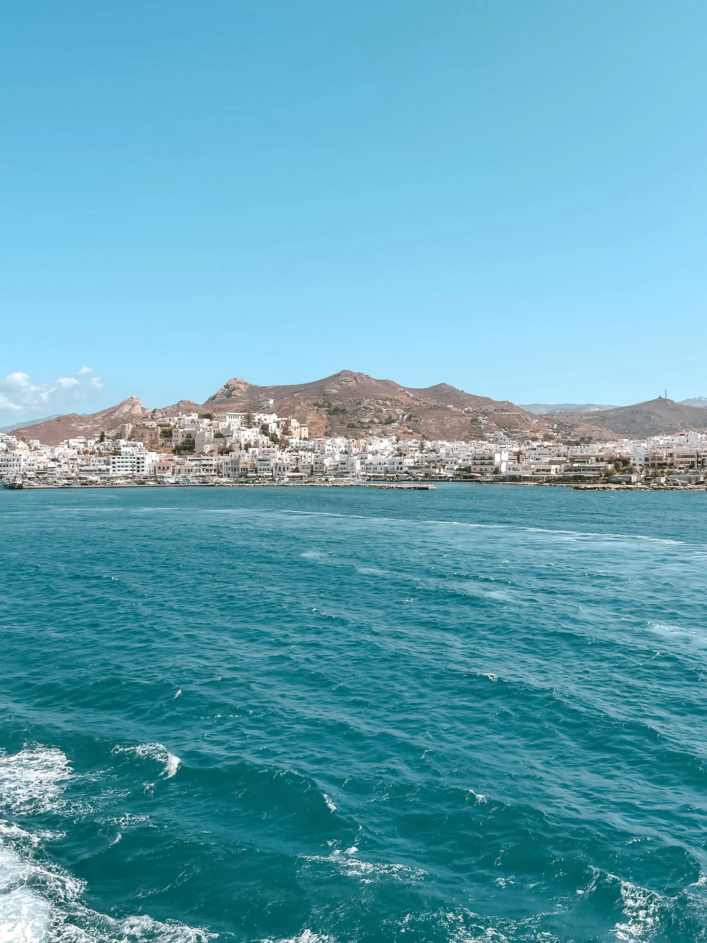 Vue en arrivant sur le port de Naxos